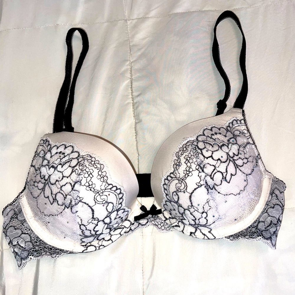 Victoria’s Secret’s Dream Angels Push Up